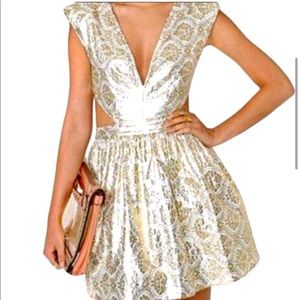 Excellent Condition Mustard Seed gold Brocade Cut